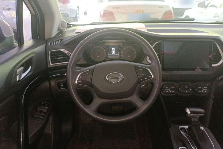Used GAC Trumpchi GS4 2017 235T G-DCT Two-Wheel Drive Elite Edition Interior 2
