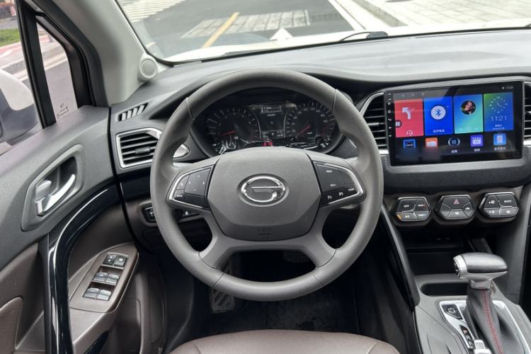 Used GAC Trumpchi GS4 2017 200T G-DCT Two-Wheel Drive Elite Edition Interior 2