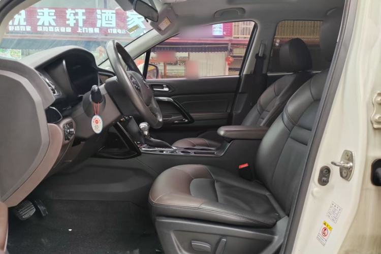 Used GAC Trumpchi GS4 2017 235T Automatic Two-Wheel Drive Luxury Smart Connectivity Version Interior 2