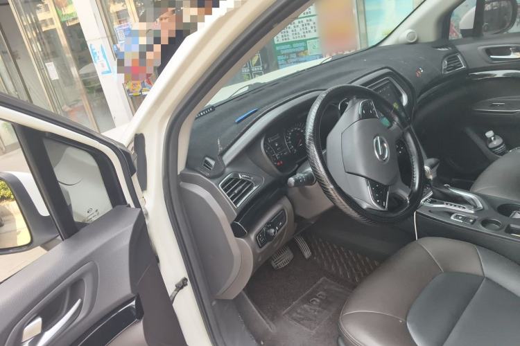 Used GAC Trumpchi GS4 2017 235T Automatic Two-Wheel Drive Elite Edition Interior 3
