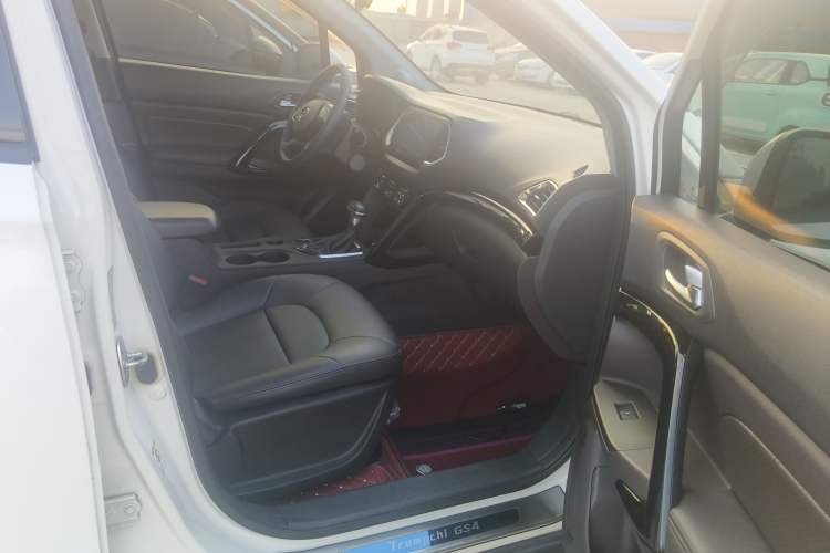 Used GAC Trumpchi GS4 2017 235T Automatic Two-Wheel Drive Elite Edition Interior 3