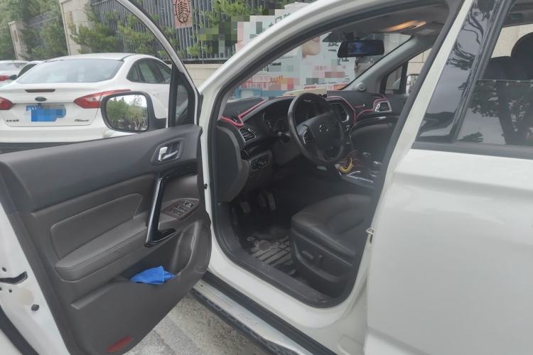 Used GAC Trumpchi GS4 2017 235T Manual Two-Wheel Drive Luxury Edition Interior 3