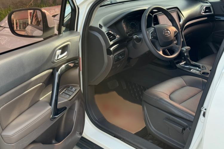 Used GAC Trumpchi GS4 2017 235T Automatic Two-Wheel Drive Elite Edition Interior 4