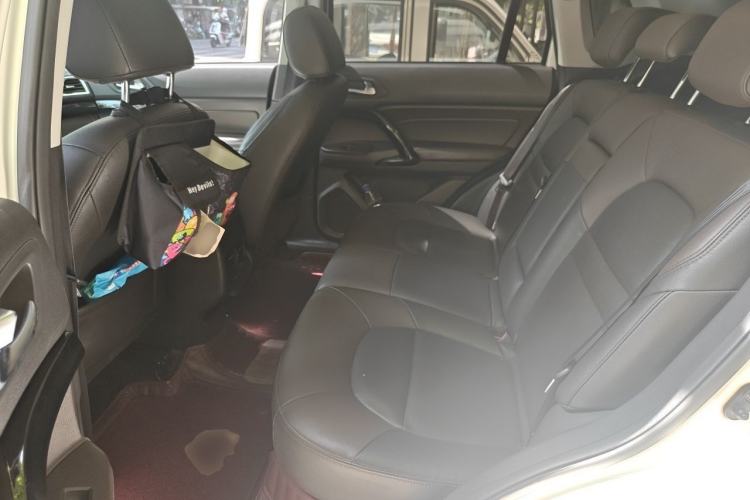 Used GAC Trumpchi GS4 2017 235T Automatic Two-Wheel Drive Luxury Smart Connectivity Version Interior 4