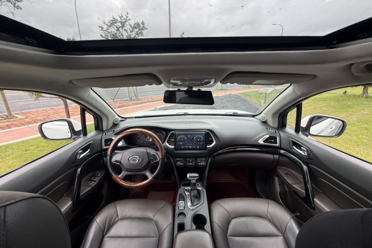 Used GAC Trumpchi GS4 2017 235T Automatic Two-Wheel Drive Elite Edition Interior 4