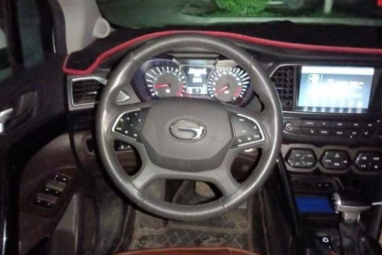 Used GAC Trumpchi GS4 2017 235T Automatic Two-Wheel Drive Luxury Smart Connectivity Version Interior 4