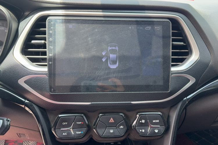 Used GAC Trumpchi GS4 2017 200T Manual Two-Wheel Drive Elite Edition Interior 5