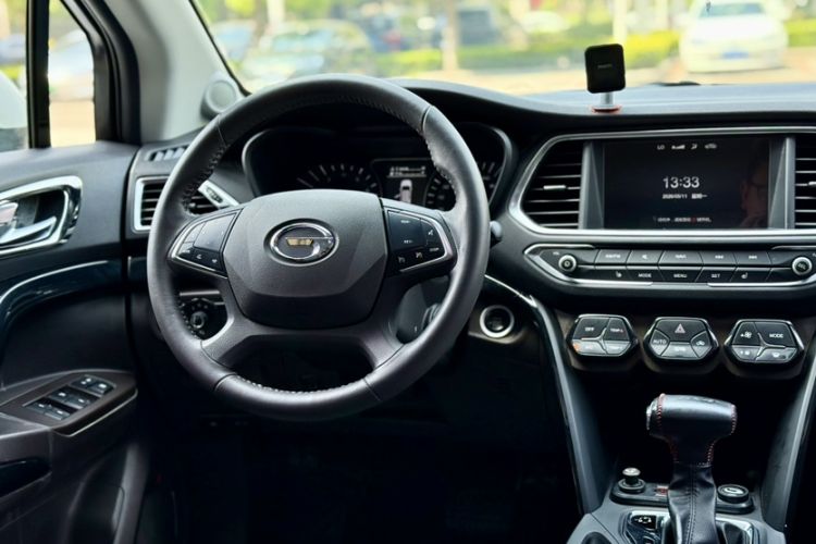 Used GAC Trumpchi GS4 2017 235T Automatic Two-Wheel Drive Luxury Smart Connectivity Version Interior 5