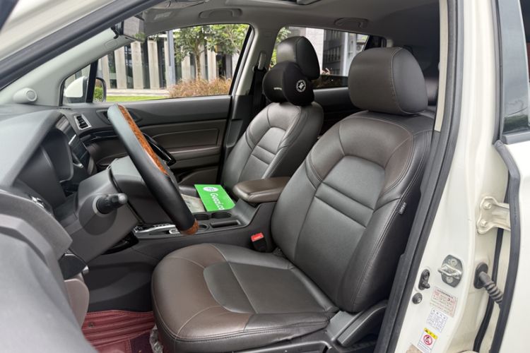 Used GAC Trumpchi GS4 2017 235T Automatic Two-Wheel Drive Elite Edition Interior 5