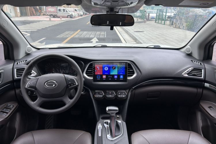 Used GAC Trumpchi GS4 2017 200T G-DCT Two-Wheel Drive Elite Edition Interior 5