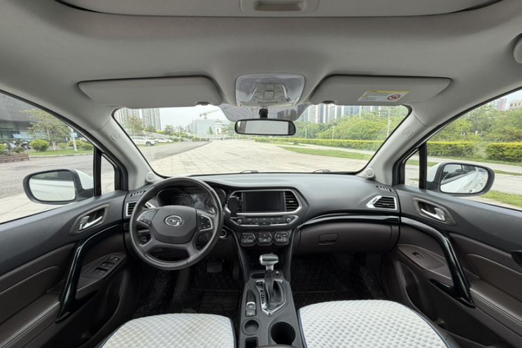 Used GAC Trumpchi GS4 2017 235T Automatic Two-Wheel Drive Luxury Smart Connectivity Version Interior 6
