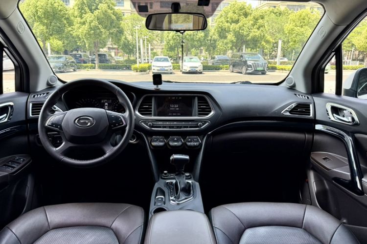 Used GAC Trumpchi GS4 2017 235T Automatic Two-Wheel Drive Luxury Smart Connectivity Version Interior 6