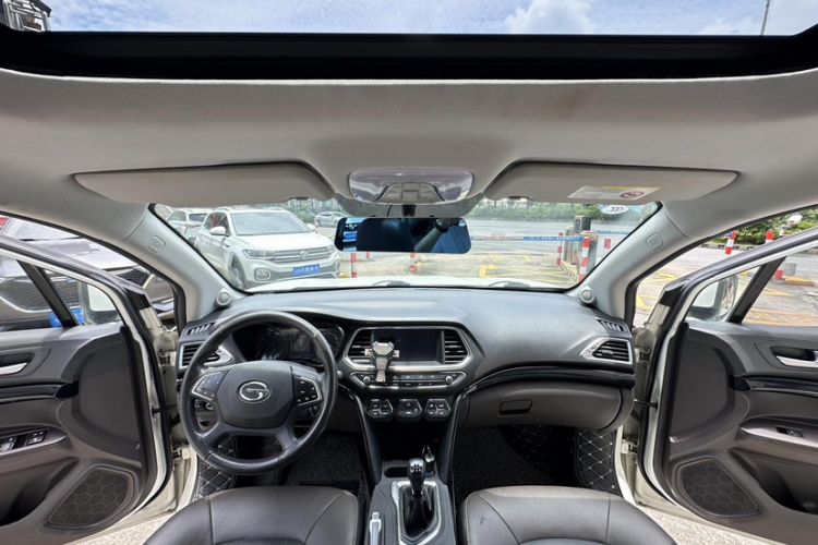 Used GAC Trumpchi GS4 2017 235T Manual Two-Wheel Drive Luxury Edition Interior 6