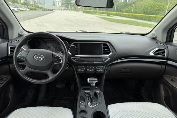Used GAC Trumpchi GS4 2017 235T Automatic Two-Wheel Drive Luxury Smart Connectivity Version Interior 7