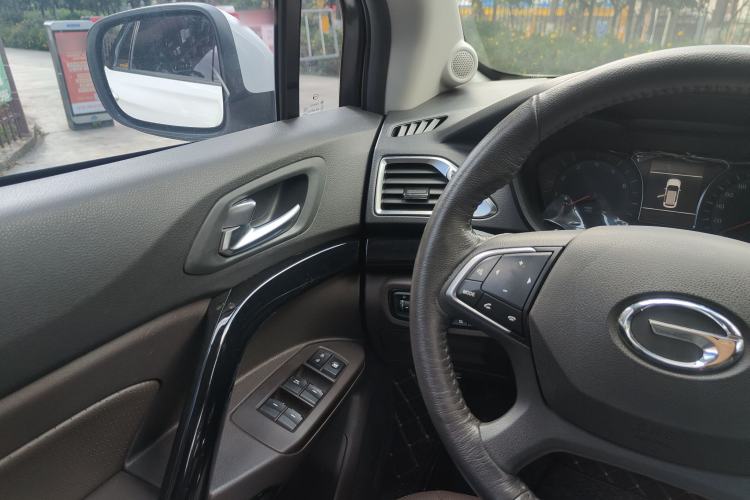 Used GAC Trumpchi GS4 2017 235T Automatic Two-Wheel Drive Luxury Smart Connectivity Version Interior 9