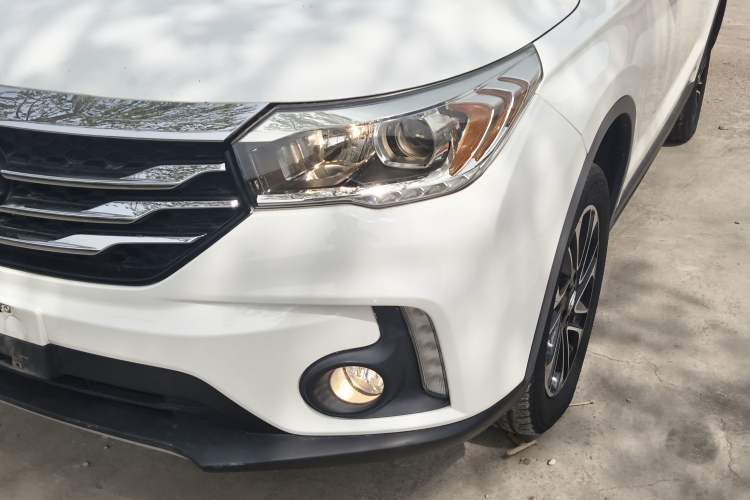 Used GAC Trumpchi GS4 2017 235T Automatic Two-Wheel Drive Elite Edition Left Front Headlight