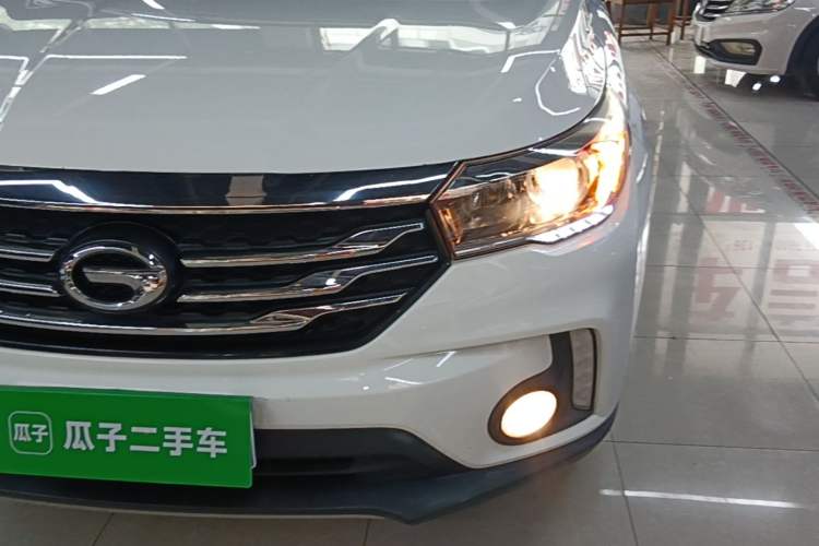 Used GAC Trumpchi GS4 2017 235T G-DCT Two-Wheel Drive Elite Edition Left Front Headlight
