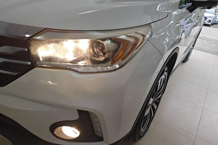 Used GAC Trumpchi GS4 2017 235T Automatic Two-Wheel Drive Luxury Smart Connectivity Version Left Front Headlight