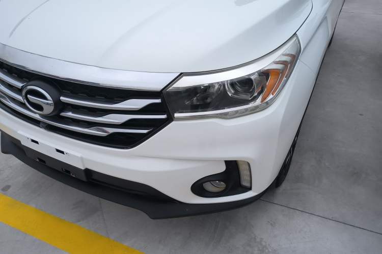 Used GAC Trumpchi GS4 2017 235T Automatic Two-Wheel Drive Luxury Smart Connectivity Version Left Front Headlight