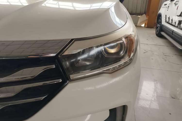 Used GAC Trumpchi GS4 2017 235T Manual Two-Wheel Drive Luxury Edition Left Front Headlight