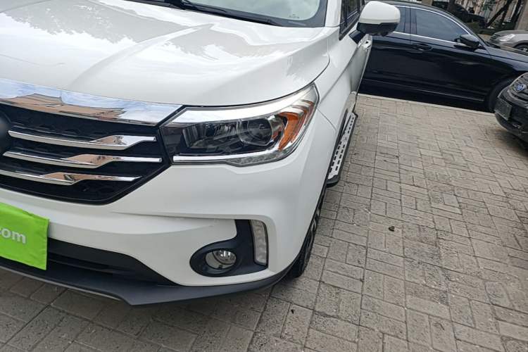 Used GAC Trumpchi GS4 2017 235T Automatic Two-Wheel Drive Luxury Smart Connectivity Version Left Front Headlight