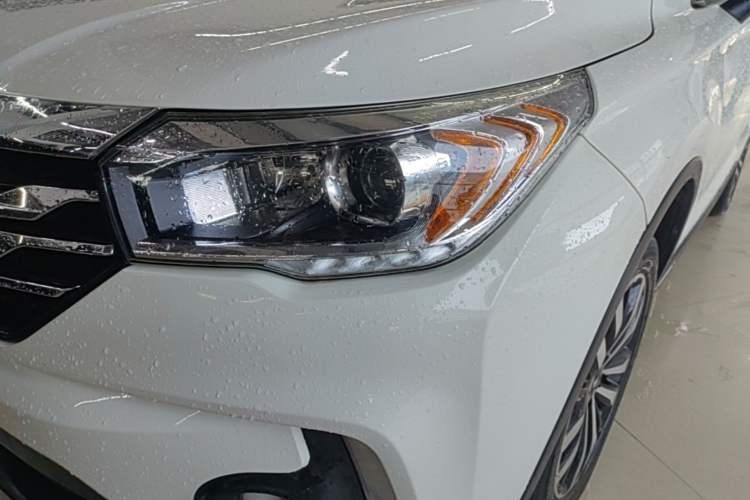 Used GAC Trumpchi GS4 2017 235T Manual Two-Wheel Drive Luxury Edition Left Front Headlight