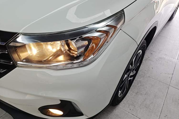Used GAC Trumpchi GS4 2017 235T G-DCT Two-Wheel Drive Elite Edition Left Front Headlight