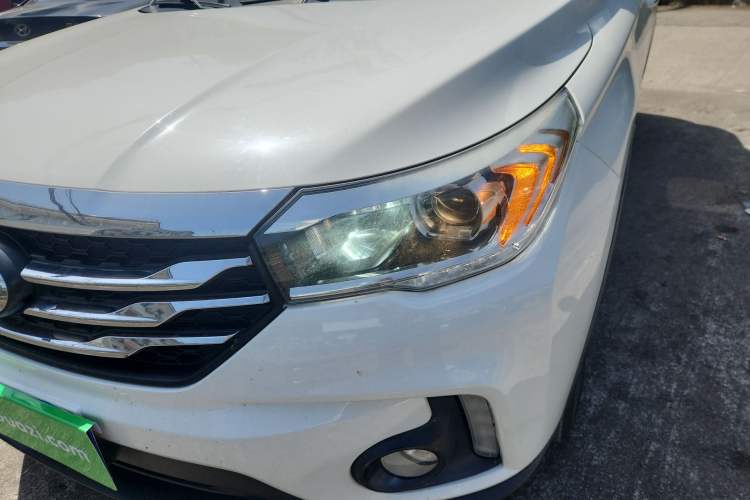 Used GAC Trumpchi GS4 2017 200T G-DCT Two-Wheel Drive Elite Edition Left Front Headlight
