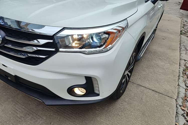 Used GAC Trumpchi GS4 2017 235T Automatic Two-Wheel Drive Luxury Smart Connectivity Version Left Front Headlight