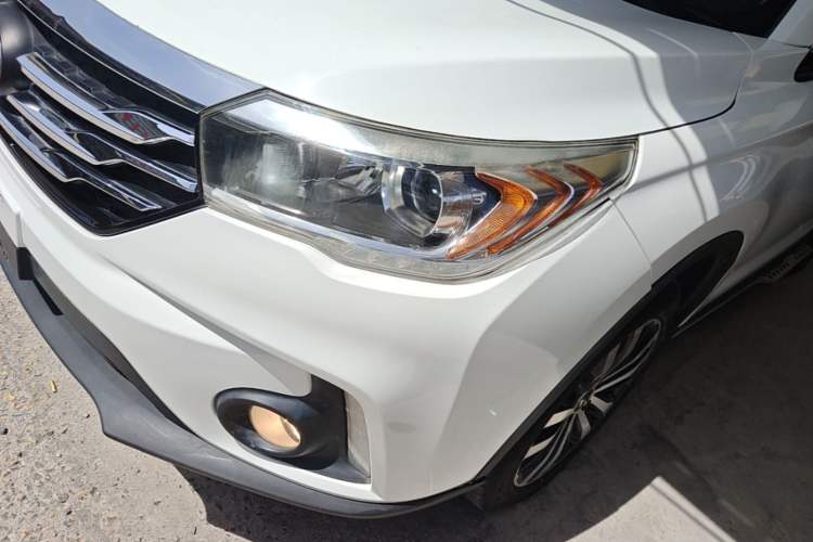 Used GAC Trumpchi GS4 2017 235T Automatic Two-Wheel Drive Luxury Smart Connectivity Version Left Front Headlight