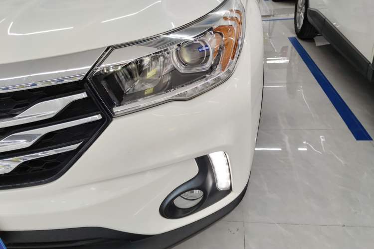 Used GAC Trumpchi GS4 2017 235T Manual Two-Wheel Drive Luxury Edition Left Front Headlight