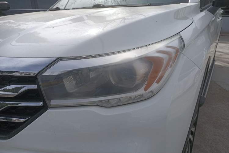 Used GAC Trumpchi GS4 2017 235T Automatic Two-Wheel Drive Luxury Smart Connectivity Version Left Front Headlight