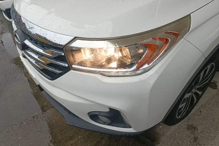 Used GAC Trumpchi GS4 2017 235T Automatic Two-Wheel Drive Luxury Smart Connectivity Version Left Front Headlight