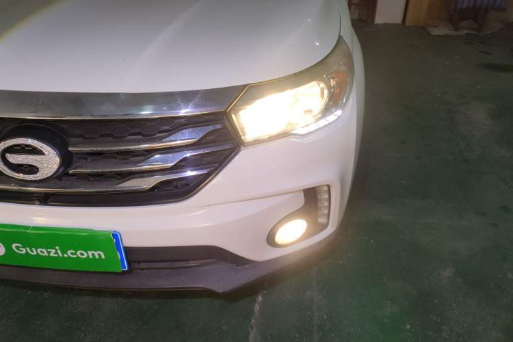 Used GAC Trumpchi GS4 2017 235T Automatic Two-Wheel Drive Luxury Smart Connectivity Version Left Front Headlight