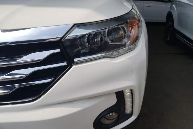 Used GAC Trumpchi GS4 2017 235T Automatic Two-Wheel Drive Luxury Smart Connectivity Version Left Front Headlight