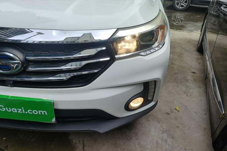 Used GAC Trumpchi GS4 2017 235T Automatic Two-Wheel Drive Luxury Smart Connectivity Version Left Front Headlight