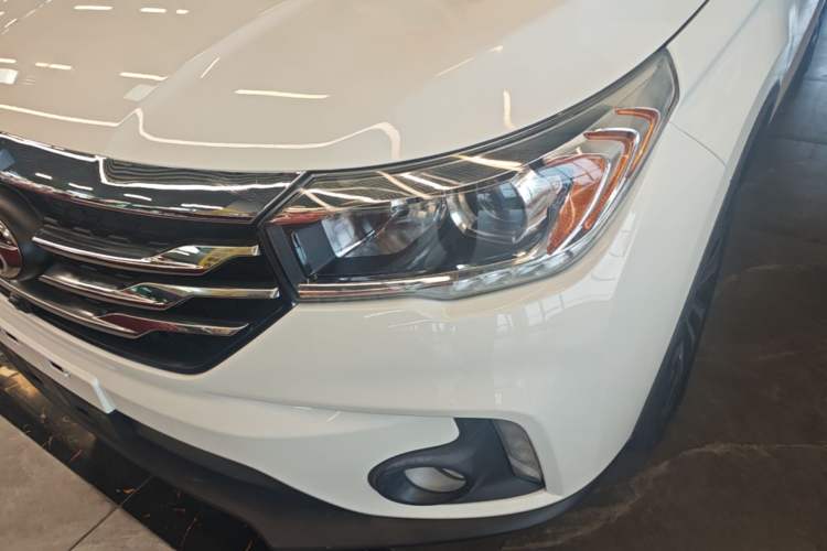Used GAC Trumpchi GS4 2017 235T Automatic Two-Wheel Drive Luxury Smart Connectivity Version Left Front Headlight