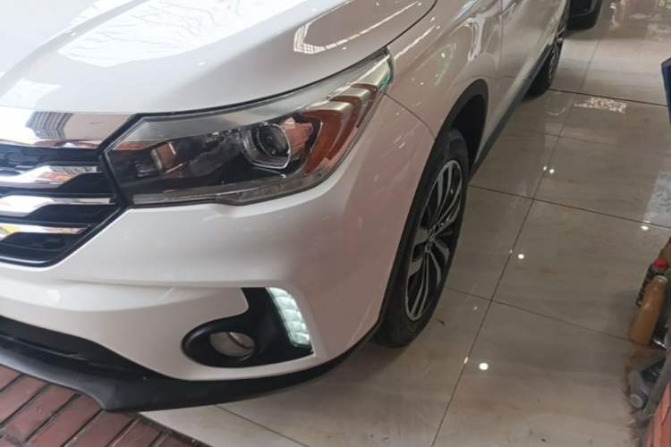 Used GAC Trumpchi GS4 2017 235T Automatic Two-Wheel Drive Luxury Smart Connectivity Version Left Front Headlight