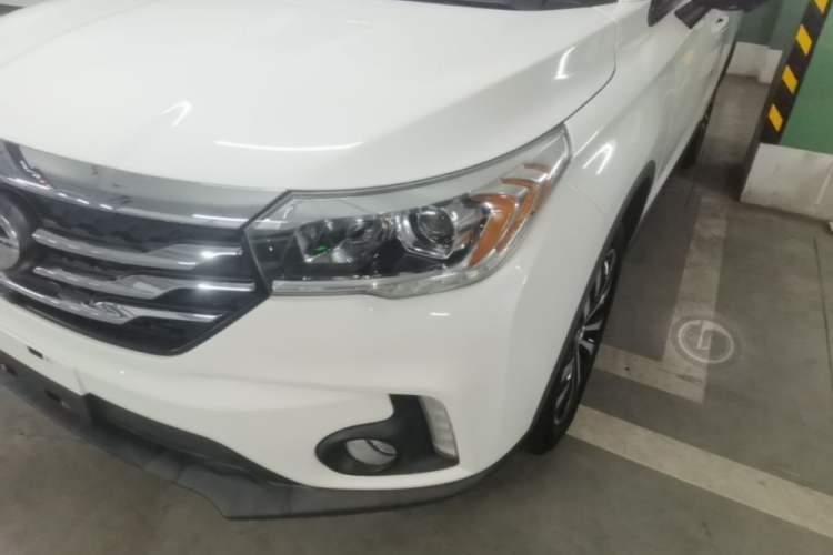 Used GAC Trumpchi GS4 2017 235T Automatic Two-Wheel Drive Luxury Smart Connectivity Version Left Front Headlight