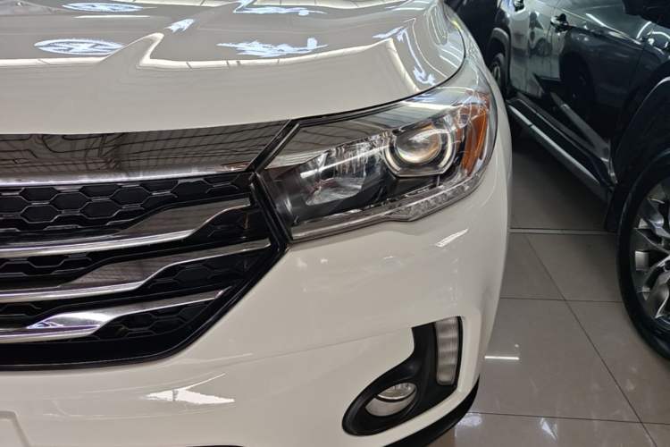Used GAC Trumpchi GS4 2017 235T Automatic Two-Wheel Drive Elite Edition Left Front Headlight