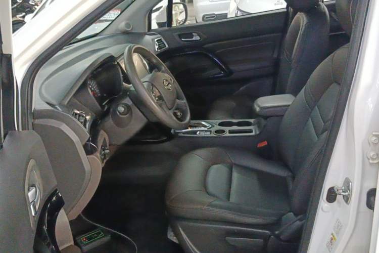 Used GAC Trumpchi GS4 2017 235T G-DCT Two-Wheel Drive Elite Edition Left Front Seat