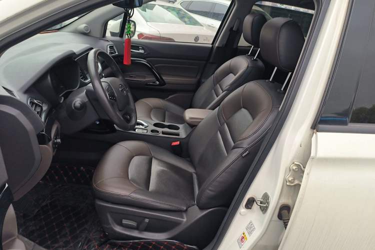 Used GAC Trumpchi GS4 2017 235T G-DCT Two-Wheel Drive Luxury Edition Left Front Seat