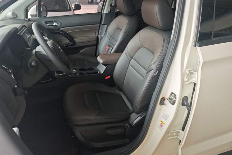 Used GAC Trumpchi GS4 2017 235T G-DCT Two-Wheel Drive Elite Edition Left Front Seat