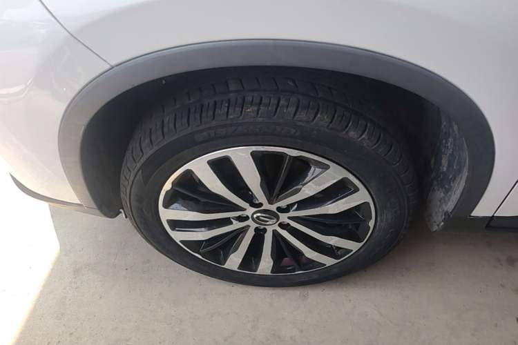 Used GAC Trumpchi GS4 2017 235T Automatic Two-Wheel Drive Luxury Smart Connectivity Version Left Front Wheel Hub