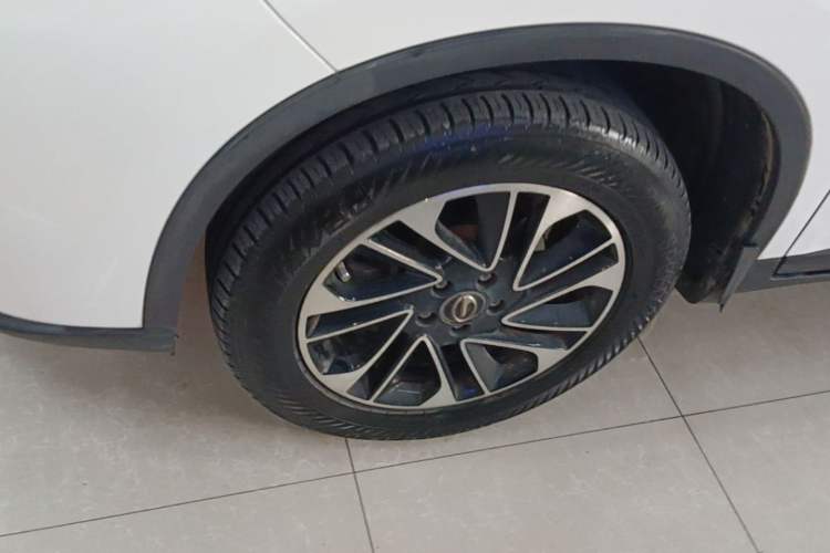 Used GAC Trumpchi GS4 2017 235T G-DCT Two-Wheel Drive Elite Edition Left Front Wheel Hub