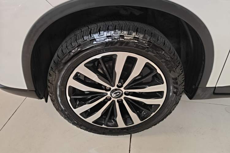 Used GAC Trumpchi GS4 2017 235T Automatic Two-Wheel Drive Luxury Smart Connectivity Version Left Front Wheel Hub