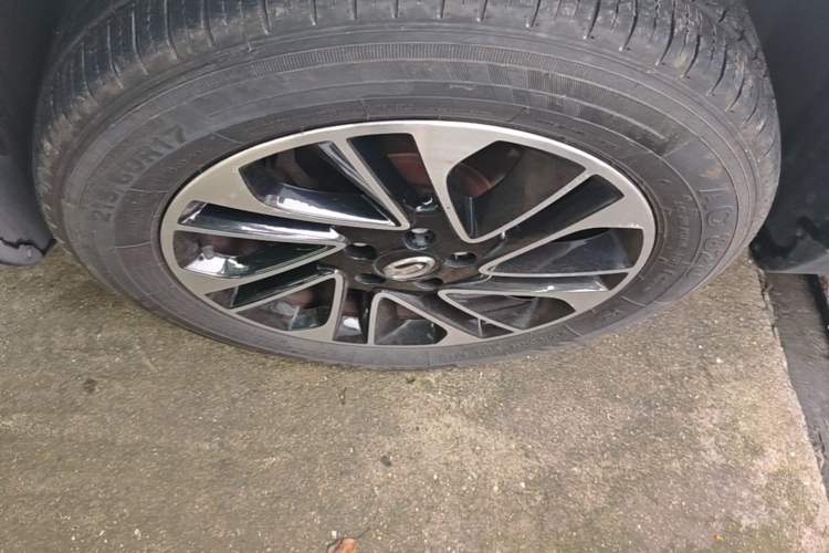 Used GAC Trumpchi GS4 2017 200T G-DCT Two-Wheel Drive Elite Edition Left Front Wheel Hub