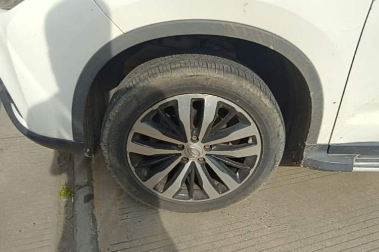 Used GAC Trumpchi GS4 2017 235T Automatic Two-Wheel Drive Luxury Smart Connectivity Version Left Front Wheel Hub