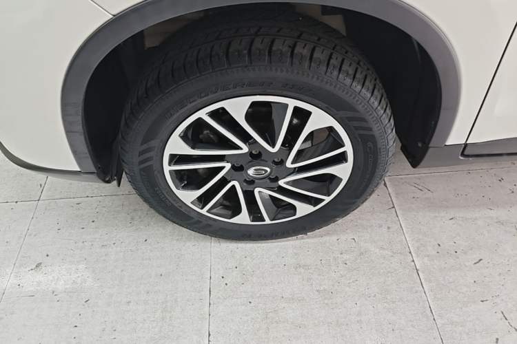 Used GAC Trumpchi GS4 2017 235T G-DCT Two-Wheel Drive Elite Edition Left Front Wheel Hub