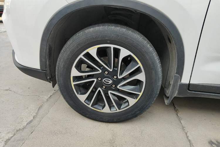 Used GAC Trumpchi GS4 2017 200T Manual Two-Wheel Drive Elite Edition Left Front Wheel Hub